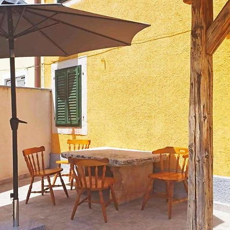House Krizanic In Marcana, Istria, With 2 Apartments, Total 9 Guests Marčana Exterior foto