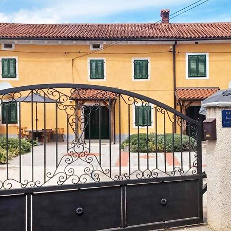House Krizanic In Marcana, Istria, With 2 Apartments, Total 9 Guests Marčana Exterior foto