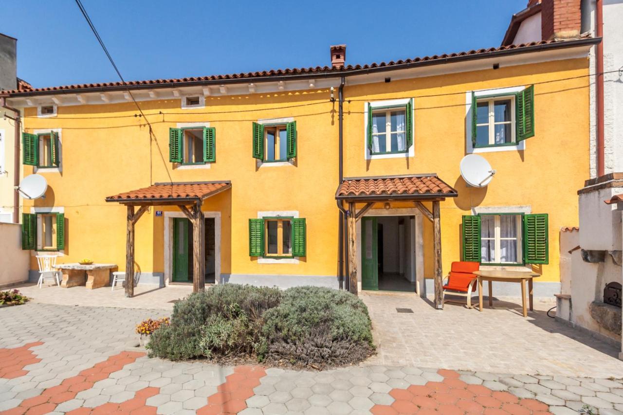 House Krizanic In Marcana, Istria, With 2 Apartments, Total 9 Guests Marčana Exterior foto