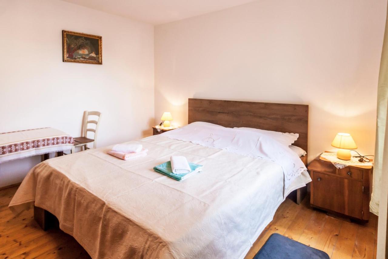 House Krizanic In Marcana, Istria, With 2 Apartments, Total 9 Guests Marčana Exterior foto