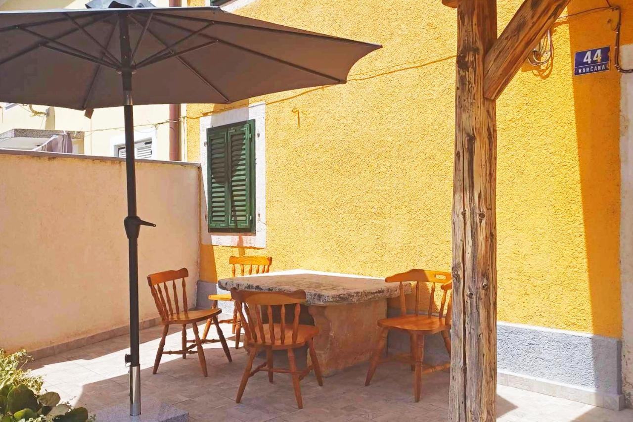 House Krizanic In Marcana, Istria, With 2 Apartments, Total 9 Guests Marčana Exterior foto
